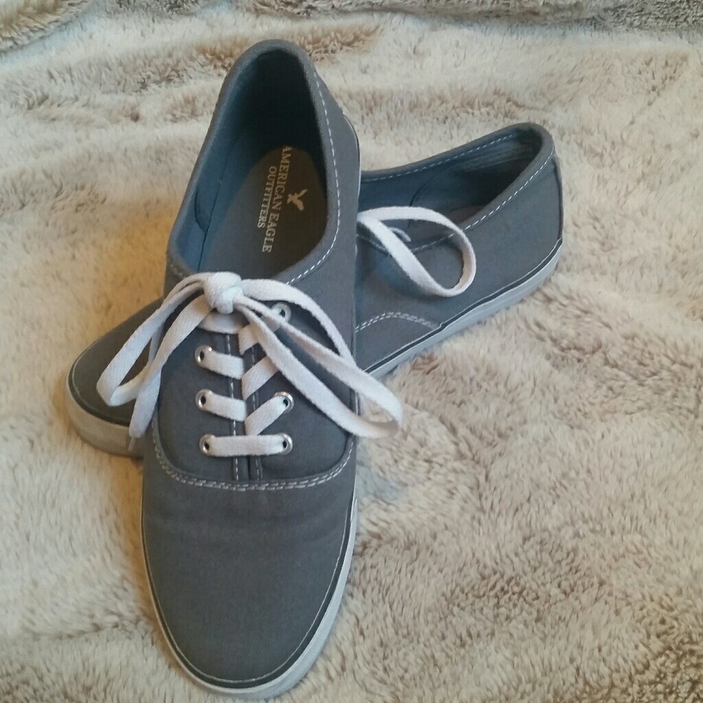 American Eagle Grey Sneakers